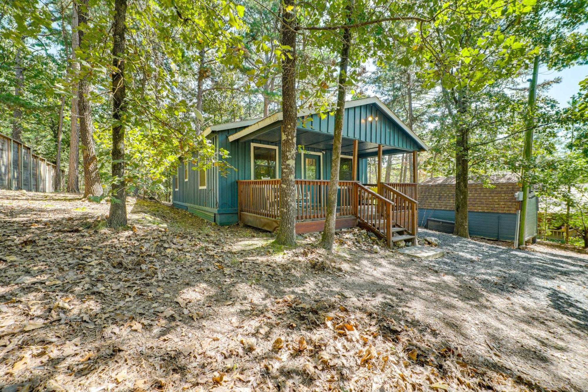 Broken Bow Cabin With Hot Tub And Game Room! Eksteriør billede