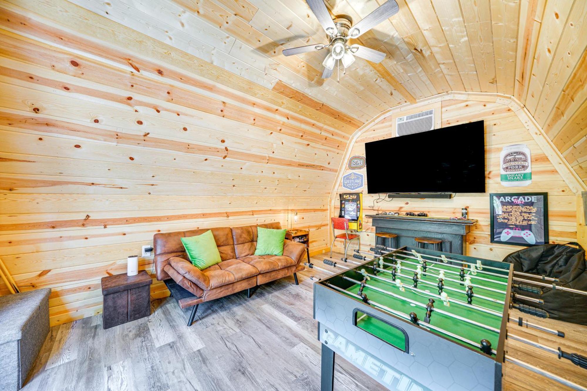 Broken Bow Cabin With Hot Tub And Game Room! Eksteriør billede